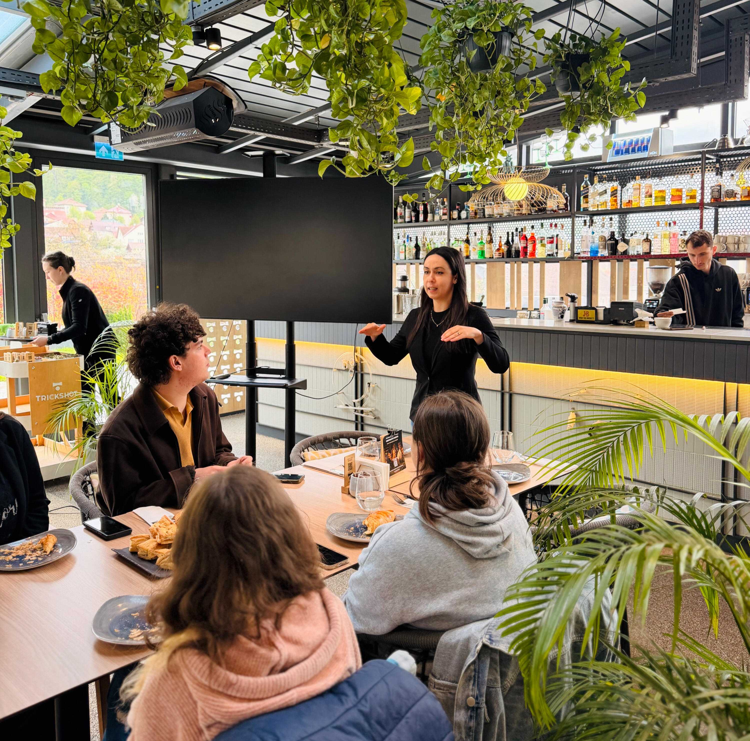 Cristina DRĂGAN | Hospitality Consultant | HR & Service Behaviors